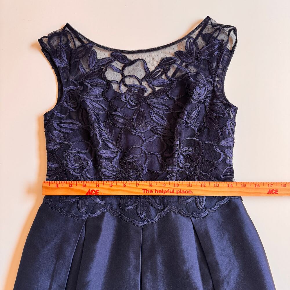 Kay Unger Lace Trimmed Cocktail Party Dress Size 6 Pleated Skirt Blue Black Tie - Picture 8 of 14